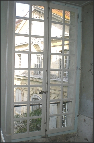 vue du fronton du chateau